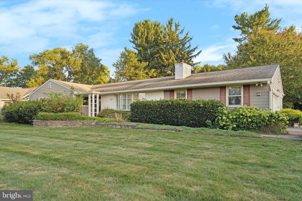 Yardley Newtown Rd, Yardley, PA 19067