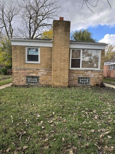 13800 S Kedvale Avenue, House other with 5 bedrooms, 2 bathrooms and 2 parking in Robbins IL | Image 1