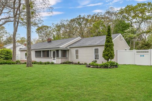 3 Russet Ln, Lake Grove, NY, 11755-1517 | Card Image