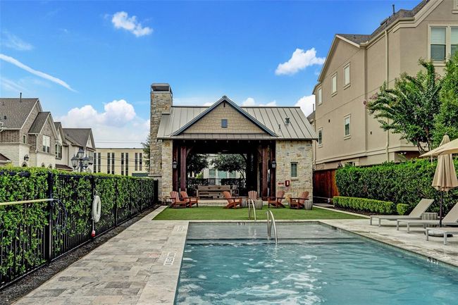The community pool is enjoyed on those hot Houston days. | Image 38