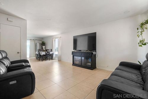 8166 Paradise Valley Ct, Spring Valley, CA, 91977-6118 | Card Image