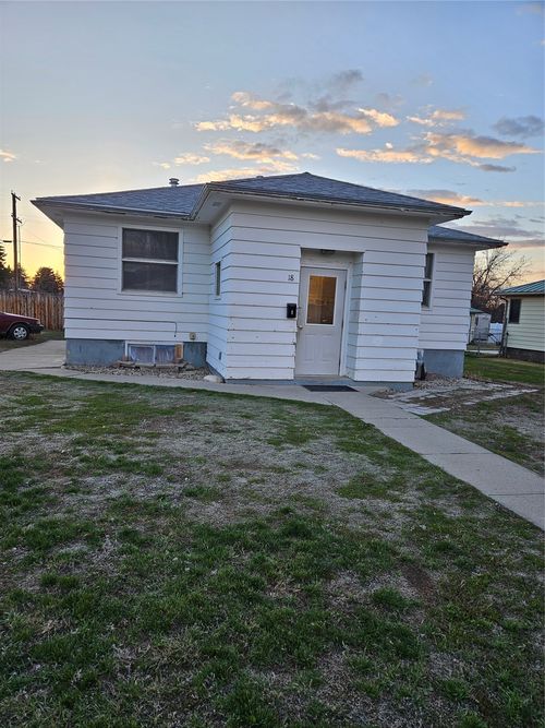 18 S Maryland St, Conrad, MT, 59425-1800 | Card Image