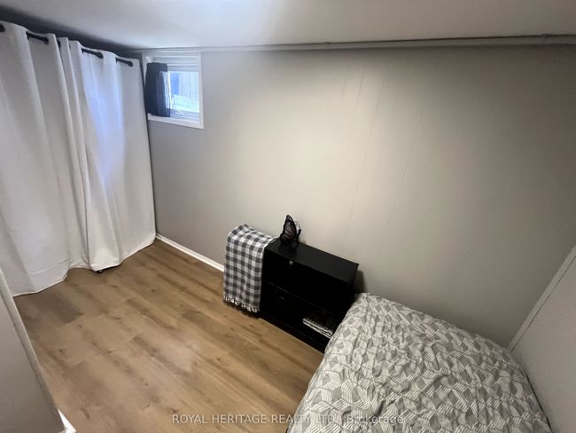 681 Athol St E, House attached with 4 bedrooms, 2 bathrooms and 5 parking in Oshawa ON | Image 30