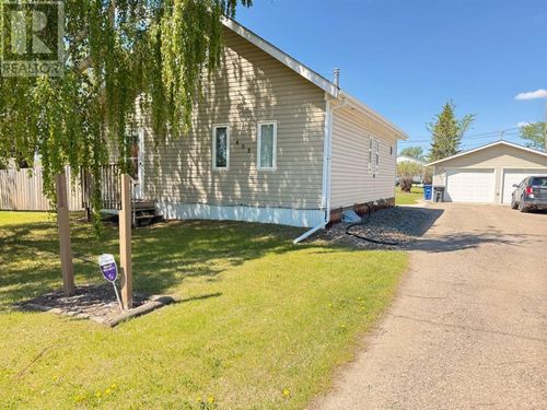 402 2nd St W, Maidstone, SK, S0M1M0 | Card Image