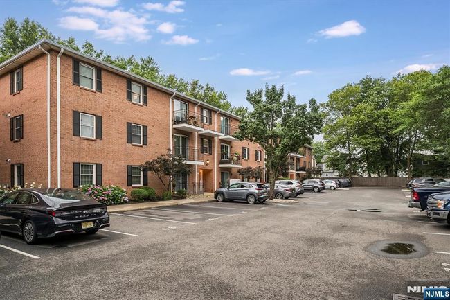34 John St, Condo with 2 bedrooms, 1 bathrooms and null parking in Bloomfield NJ | Image 25