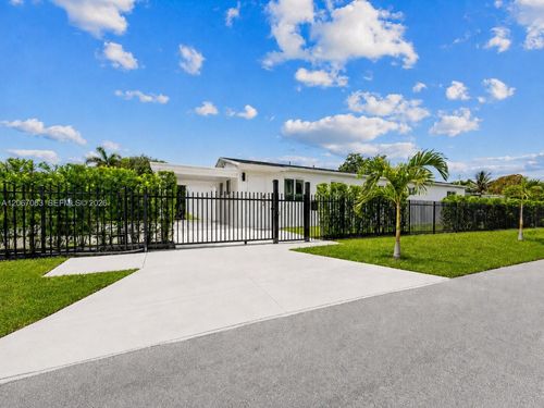 3930 W 2nd Ave, Hialeah, FL, 33012-4418 | Card Image