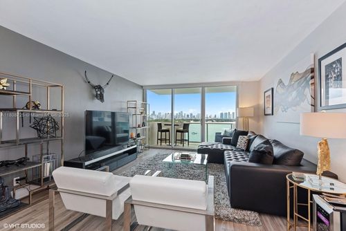 apt-1005-1200 West Ave, Miami Beach, FL, 33139-4320 | Card Image