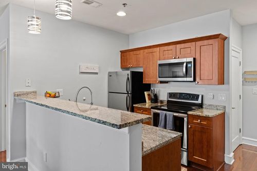 301-1811 Chestnut St, PHILADELPHIA, PA, 19103-3706 | Card Image