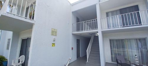 apt-209-409 Executive Center Dr, West Palm Beach, FL, 33401-2938 | Card Image