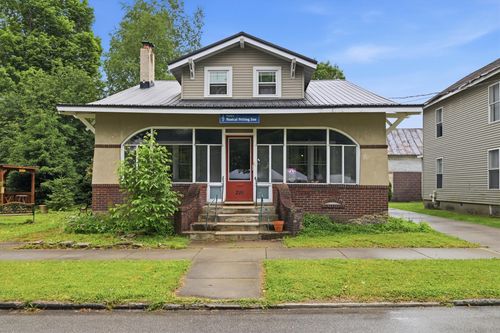 216 Maple Ave, Corry, PA, 16407-1655 | Card Image