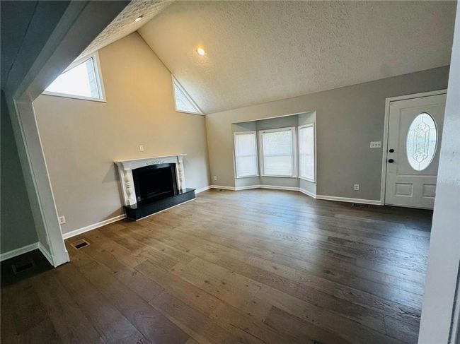 208 Arbour Way, House other with 3 bedrooms, 2 bathrooms and null parking in Suwanee GA | Image 5