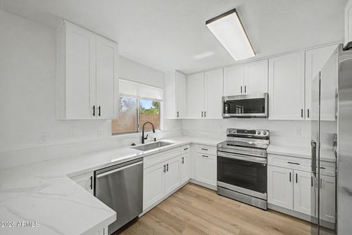 6337 W Chickasaw Street, Phoenix, AZ, 85043 | Card Image