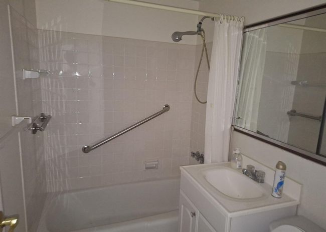 3R - 838 Pelhamdale Ave, Home with 1 bedrooms, 1 bathrooms and null parking in New Rochelle NY | Image 7