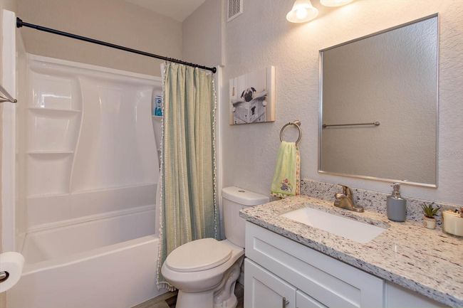 Bathroom 2 | Image 16