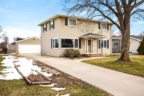 1041 Shannon Street, NEENAH, WI, 54956 | Card Image