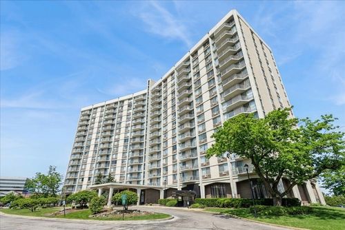 8f-40 N Tower Rd, Oak Brook, IL, 60523-1118 | Card Image