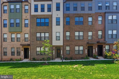 44617 Wolfhound Sq, ASHBURN, VA, 20147-6348 | Card Image