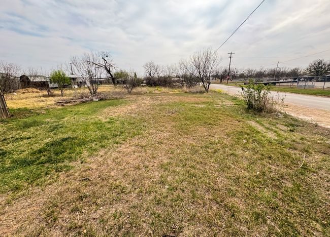 View of yard | Image 5