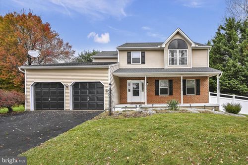 103 Hershey Cir, STEWARTSTOWN, PA, 17363-4059 | Card Image