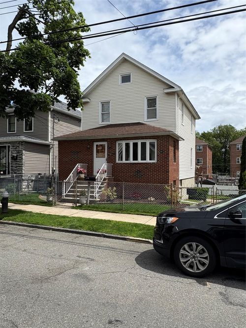 840 Hollywood Ave, Bronx, NY, 10465-2306 | Card Image