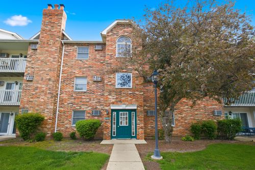 3b-4404 Shamrock Ln, Mchenry, IL, 60050-3166 | Card Image