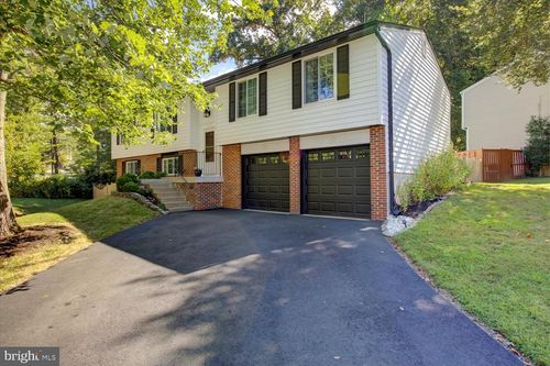 9744 Water Oak Dr, Fairfax, VA, 22031-1021 | Card Image