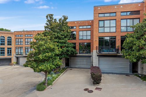 2967 Magnolia Hill Ct, Dallas, TX, 75201-1685 | Card Image