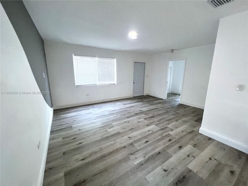 0-140 Nw 124th St, North Miami, FL, 33168-4543 | Card Image