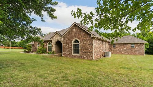 2404 Mission Ridge Dr, Edmond, OK, 73025-1587 | Card Image