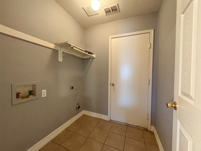 8005 Hidden Path Ln, House other with 5 bedrooms, 4 bathrooms and null parking in Denton TX | Image 27