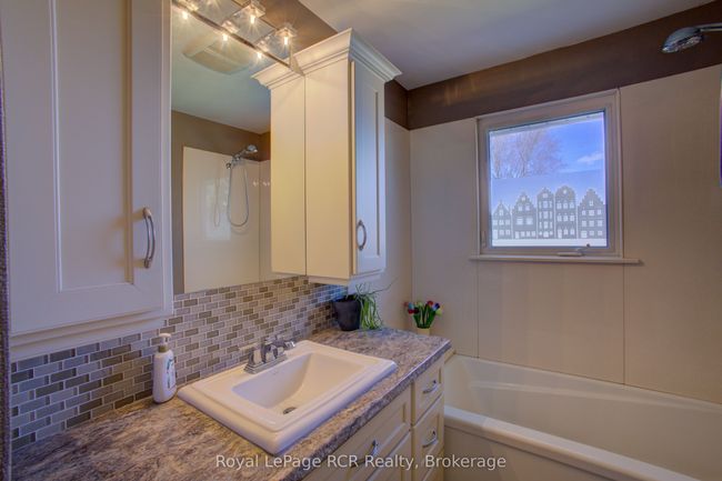 8715 Wellington Rd 7, House other with 4 bedrooms, 2 bathrooms and 10 parking in Palmerston ON | Image 20