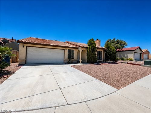 6353 Formula Way, Las Vegas, NV, 89146-1135 | Card Image