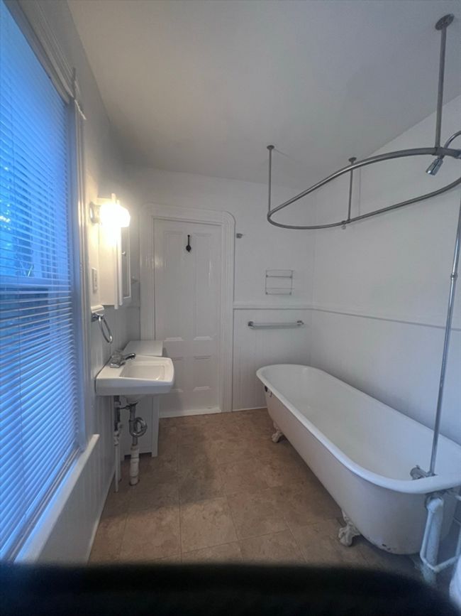 APT-2 - 93 Peirce St, Condo with 3 bedrooms, 1 bathrooms and 2 parking in Middleboro MA | Image 10