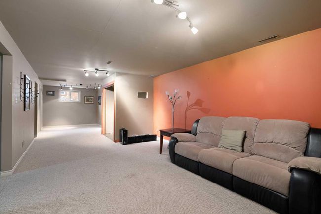 145 Brooks Place, House other with 4 bedrooms, 3 bathrooms and 5 parking in Fort Mcmurray AB | Image 27
