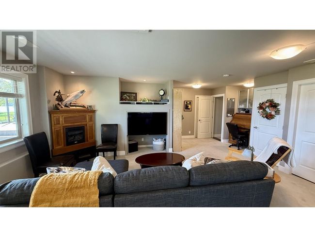 4828 Hamilton Rd, House other with 3 bedrooms, 3 bathrooms and null parking in Lac La Hache BC | Image 16