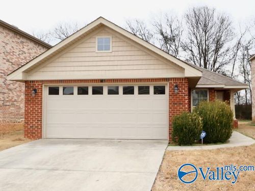 205 Bermuda Lakes Dr, Meridianville, AL, 35759-2604 | Card Image