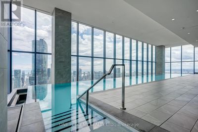 6108 - 7 Grenville St, Condo with 3 bedrooms, 3 bathrooms and 1 parking in Toronto ON | Image 2