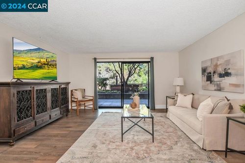 490 N Civic Dr, Walnut Creek, CA, 94596 | Card Image