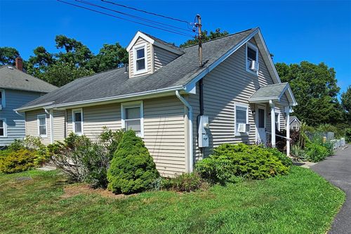 47 Brookfield Ave, Center Moriches, NY, 11934-2218 | Card Image
