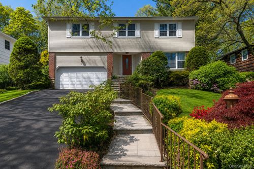 24 Sheldrake Pl, New Rochelle, NY, 10804-1106 | Card Image