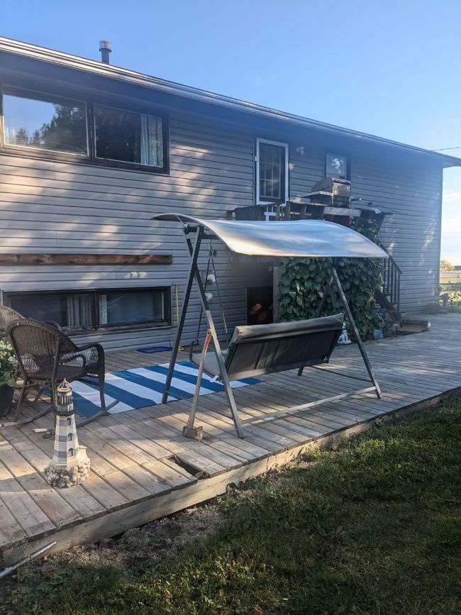 5126 49 Th Ave, House other with 4 bedrooms, 2 bathrooms and 6 parking in Wanham AB | Image 35