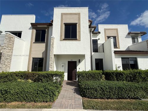 685-685 Ne 208th Ter, Miami, FL, 33179-3590 | Card Image