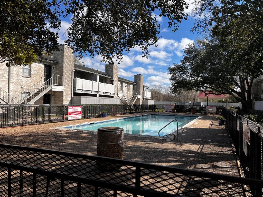 Braes Bend Dr, Houston, TX 77071