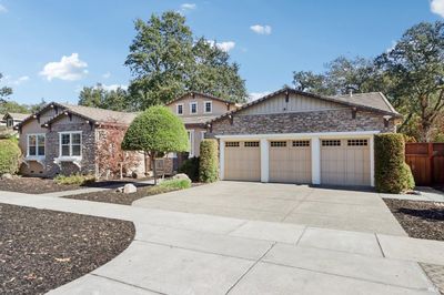 8830 Starr Rd, House other with 4 bedrooms, 2 bathrooms and 3 parking in Windsor CA | Image 2