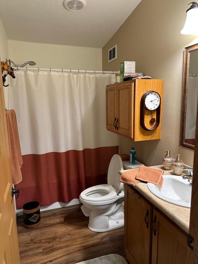 Full Bathroom | Image 5