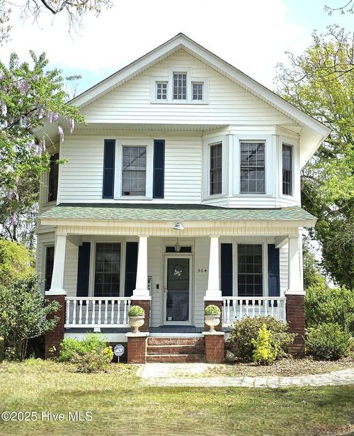 304 N Railroad St, Elm City, NC, 27822-9510 | Card Image
