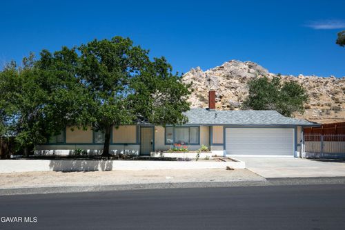 40062 164th Street, Lake Los Angeles, CA, 93591 | Card Image