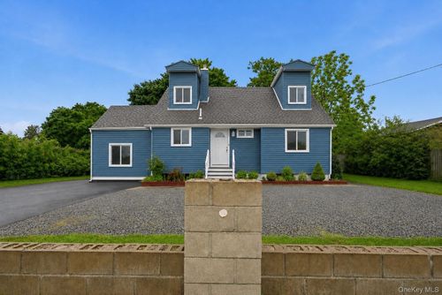 332 Crooked Hill Rd, Brentwood, NY, 11717-1009 | Card Image