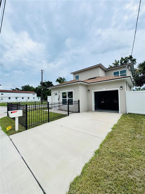 806-806 Carter St, ORLANDO, FL, 32805-3105 | Card Image