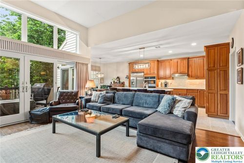 4757 Pinehurst Cir, CENTER VALLEY, PA, 18034-8433 | Card Image